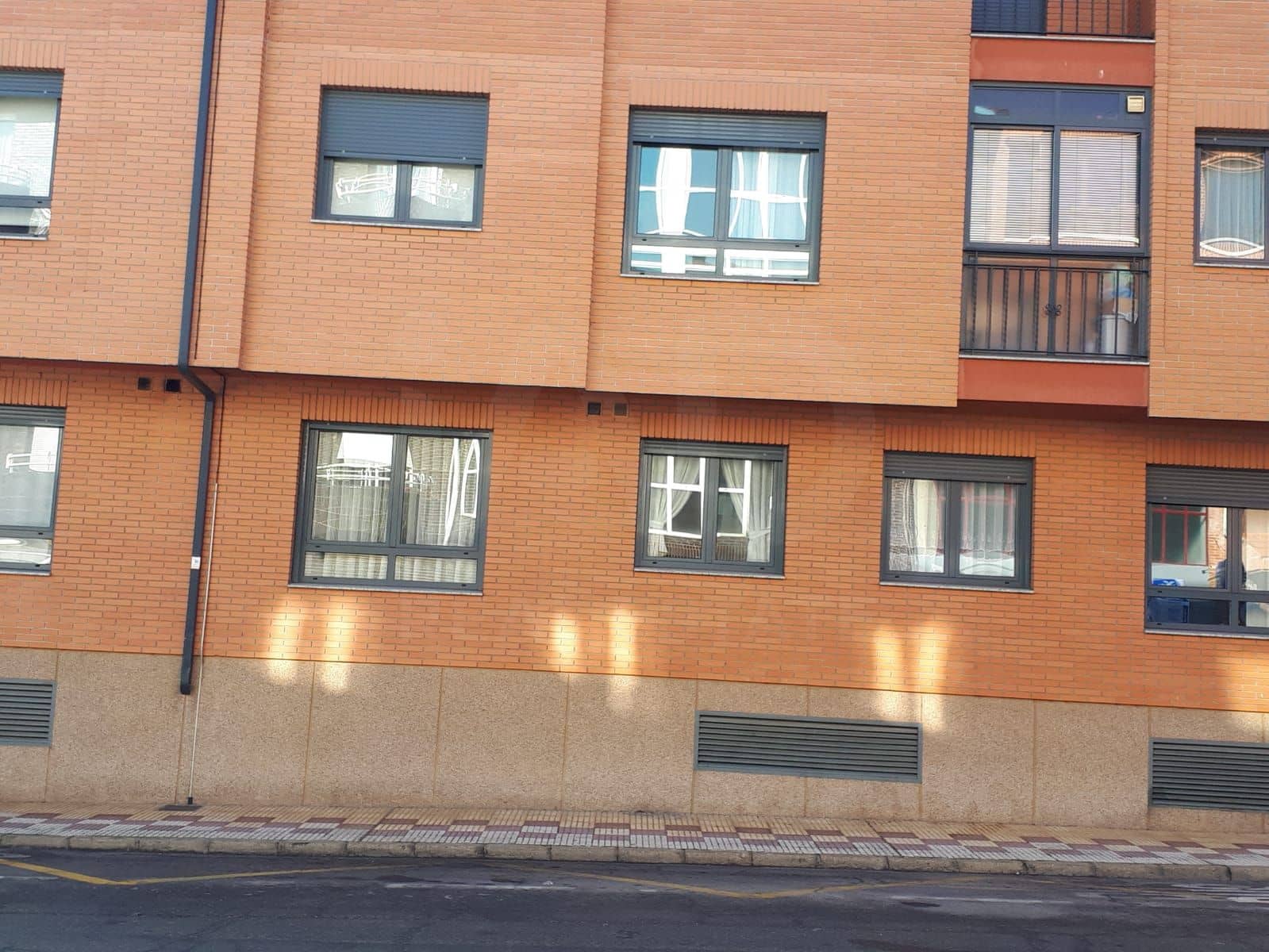 1 bedroom Apartment for sale in Villaquilambre with garage - € 114,000 (Ref: 10048240)