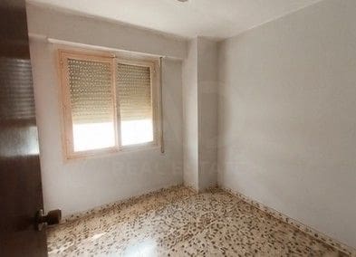 5 sovrum Lägenhet till salu i Guardamar del Segura - 140 000 € (Ref: 10048242)