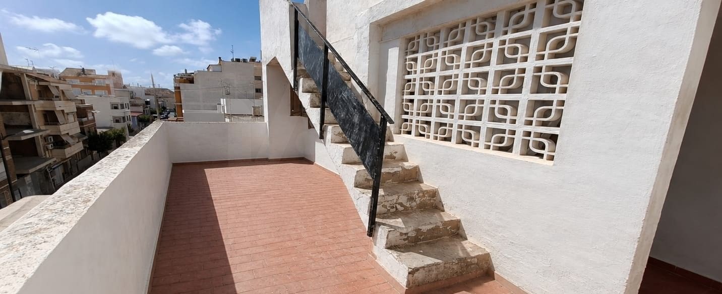 5 sovrum Lägenhet till salu i Guardamar del Segura - 140 000 € (Ref: 10048242)