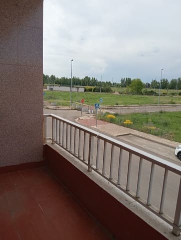 3 sypialnia Apartament do wynajęcia w Miasto León - 550 € (Ref: 10048249)