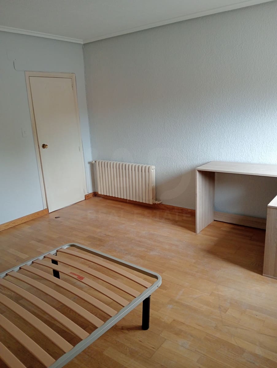 3 makuuhuone Huoneisto vuokrattavana paikassa Leon kaupunki - 550 € (Ref: 10048249)