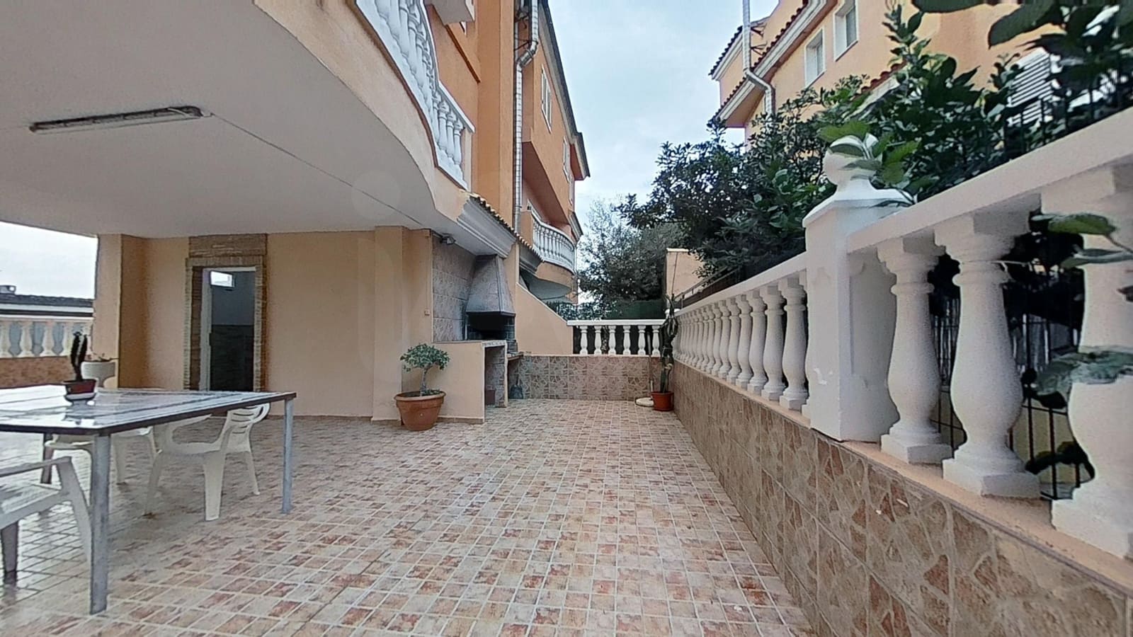 3 slaapkamer Rijtjeshuis te koop in Moncofa met garage - € 245.000 (Ref: 10048634)