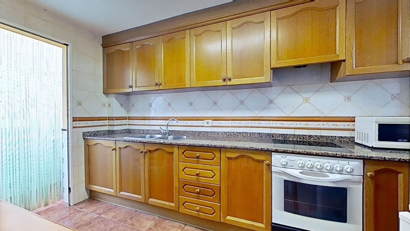 3 slaapkamer Rijtjeshuis te koop in Moncofa met garage - € 245.000 (Ref: 10048634)