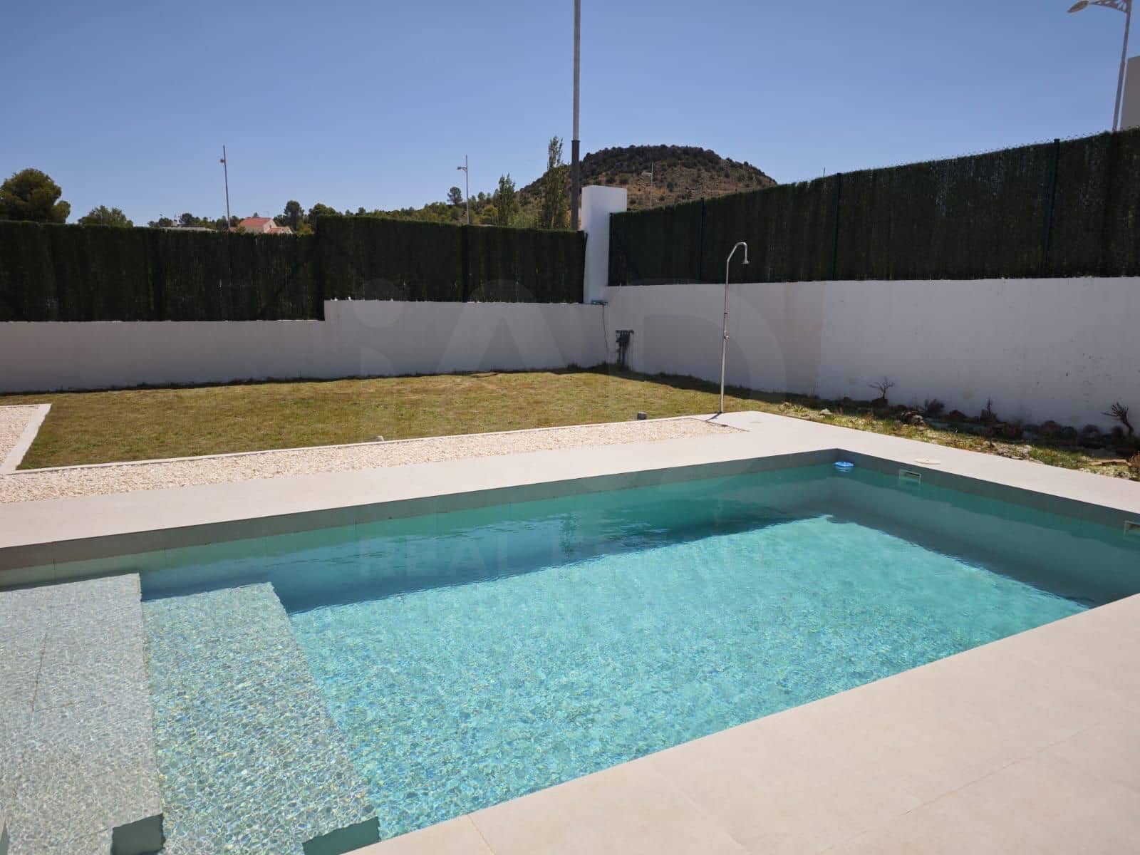 Chalet de 3 habitaciones en Calasparra en venta con piscina - 359.000 € (Ref: 10048636)