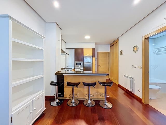 Apartament do wynajęcia w Vigo - 790 € (Ref: 10048643)