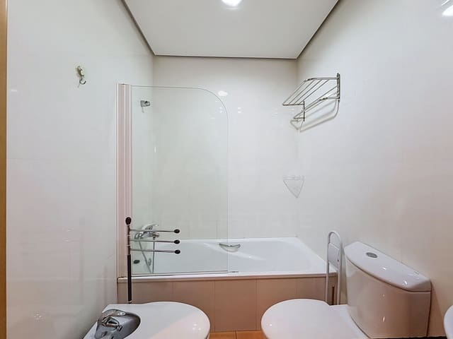 Apartament do wynajęcia w Vigo - 790 € (Ref: 10048643)
