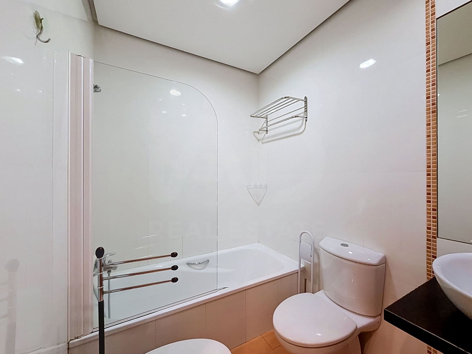 Apartment for rent in Vigo - € 790 (Ref: 10048643)