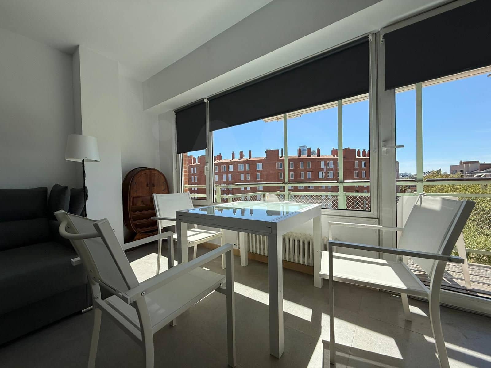 1 soverom Leilighet til leie i Barcelona by med garasje - € 1 500 (Ref: 10048645)