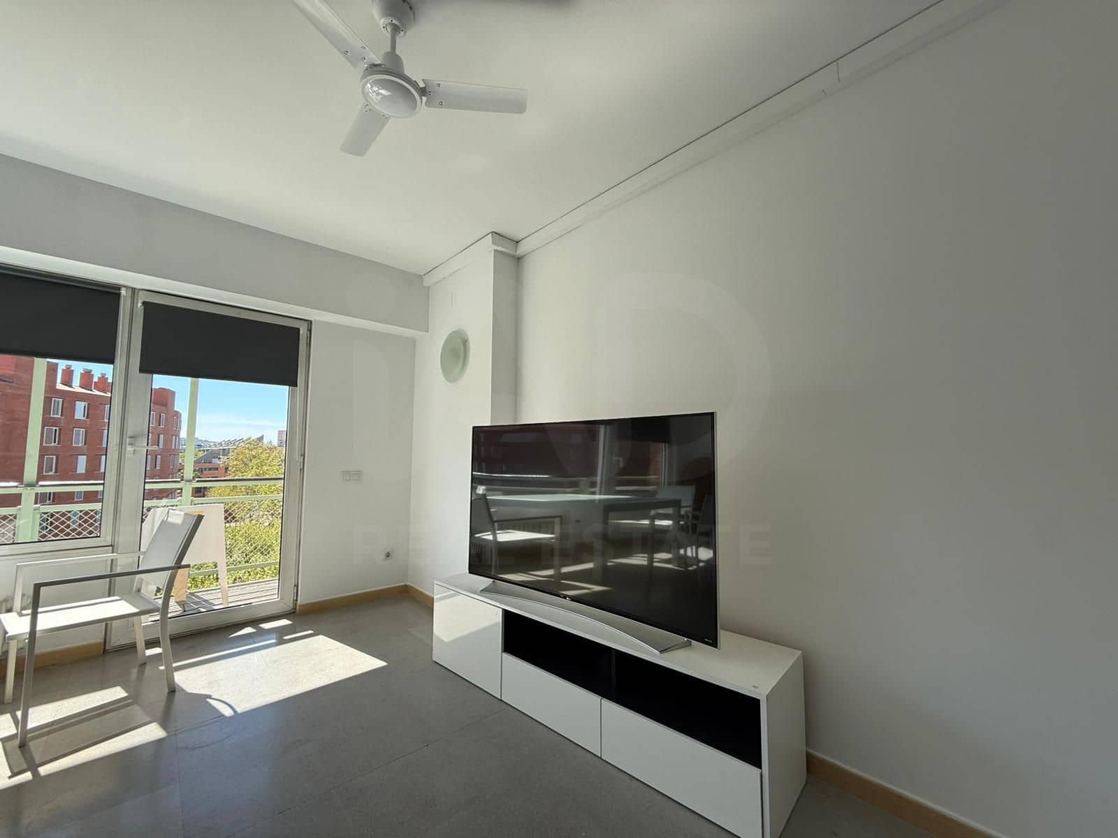 1 soverom Leilighet til leie i Barcelona by med garasje - € 1 500 (Ref: 10048645)