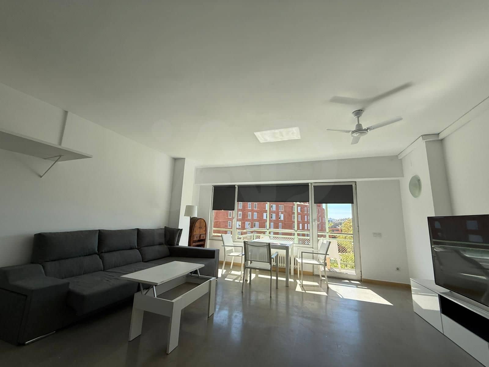 1 soverom Leilighet til leie i Barcelona by med garasje - € 1 500 (Ref: 10048645)