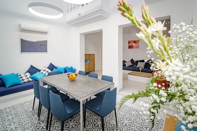 4 soverom Hus til salgs i Centro, Estepona med svømmebasseng - € 1 450 000 (Ref: 10048648)