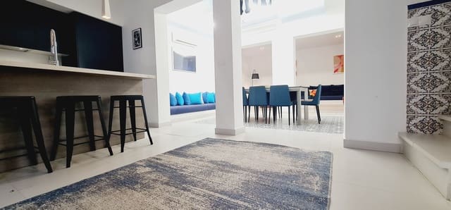 4 soverom Hus til salgs i Centro, Estepona med svømmebasseng - € 1 450 000 (Ref: 10048648)