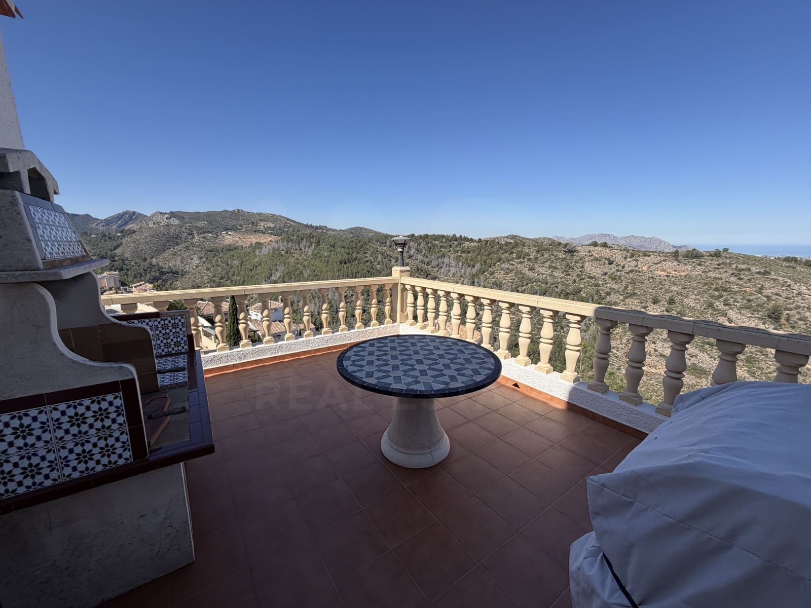 3 Zimmer Villa zu verkaufen in Pedreguer mit Pool Garage - 548.000 € (Ref: 10049363)