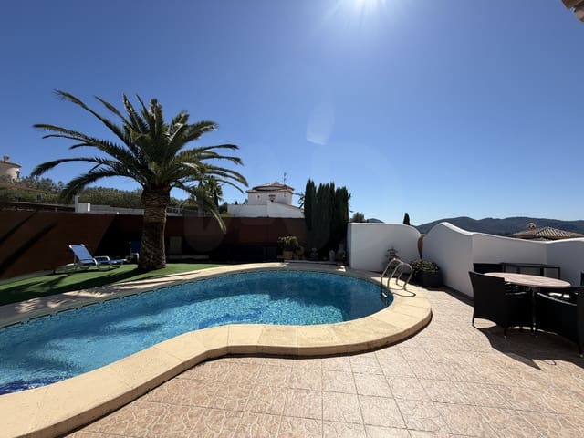 3 Zimmer Villa zu verkaufen in Pedreguer mit Pool Garage - 548.000 € (Ref: 10049363)