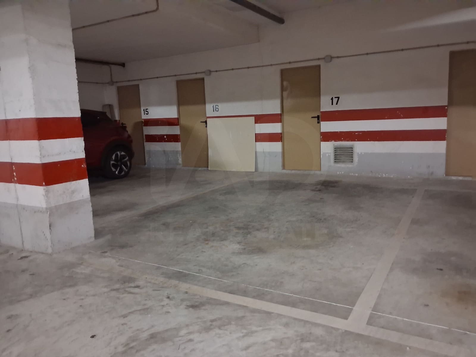 Autotalli myytävänä paikassa Palma de Mallorca - 80 000 € (Ref: 10049832)