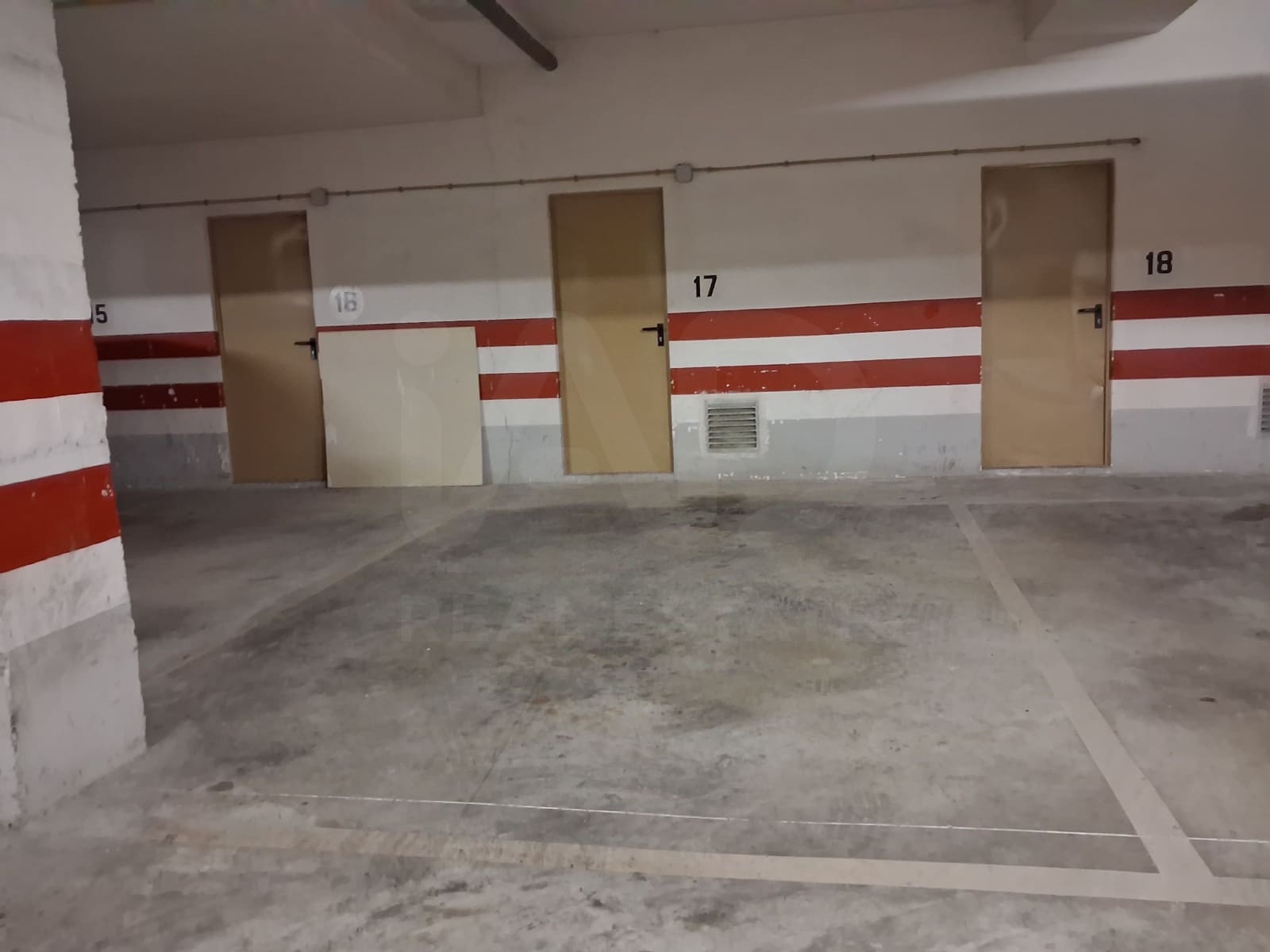 Autotalli myytävänä paikassa Palma de Mallorca - 80 000 € (Ref: 10049832)
