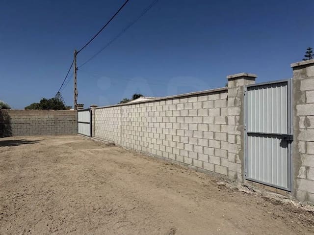 Rakentamaton maa myytävänä paikassa Chiclana de la Frontera - 85 000 € (Ref: 10049833)
