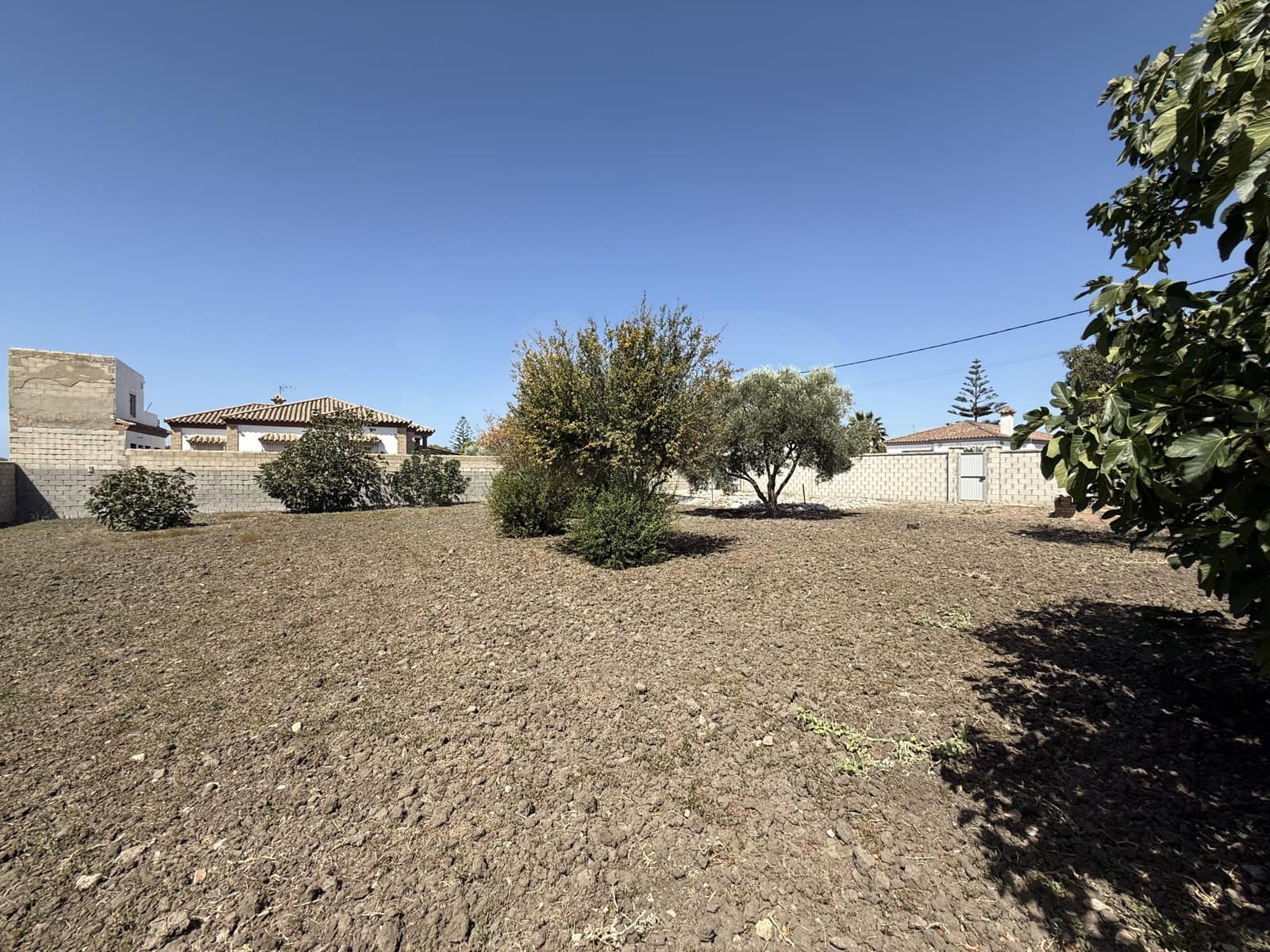 Rakentamaton maa myytävänä paikassa Chiclana de la Frontera - 85 000 € (Ref: 10049833)
