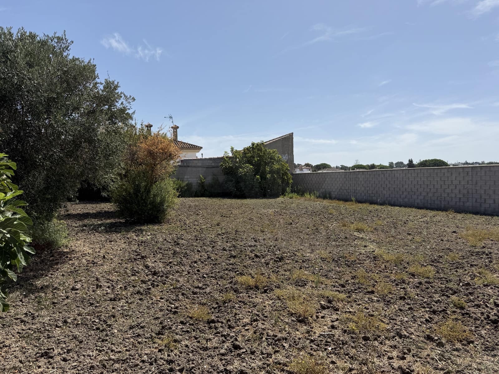 Rakentamaton maa myytävänä paikassa Chiclana de la Frontera - 85 000 € (Ref: 10049833)