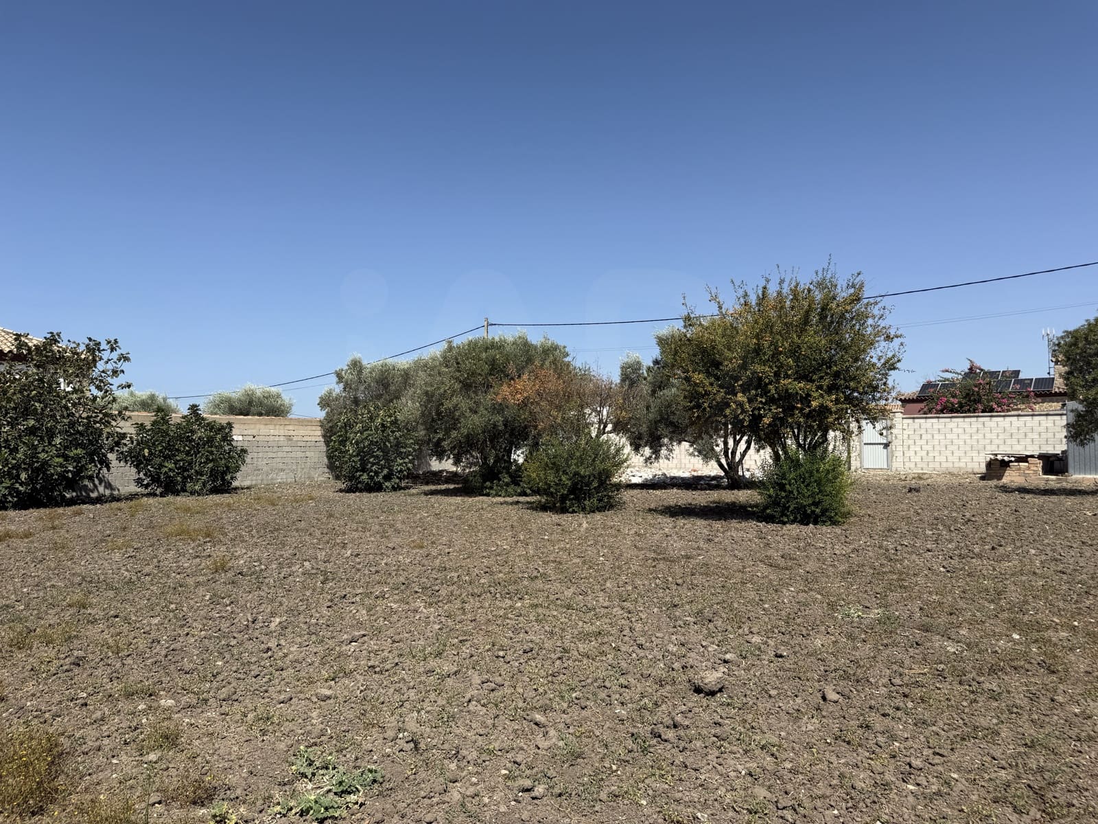 Rakentamaton maa myytävänä paikassa Chiclana de la Frontera - 85 000 € (Ref: 10049833)