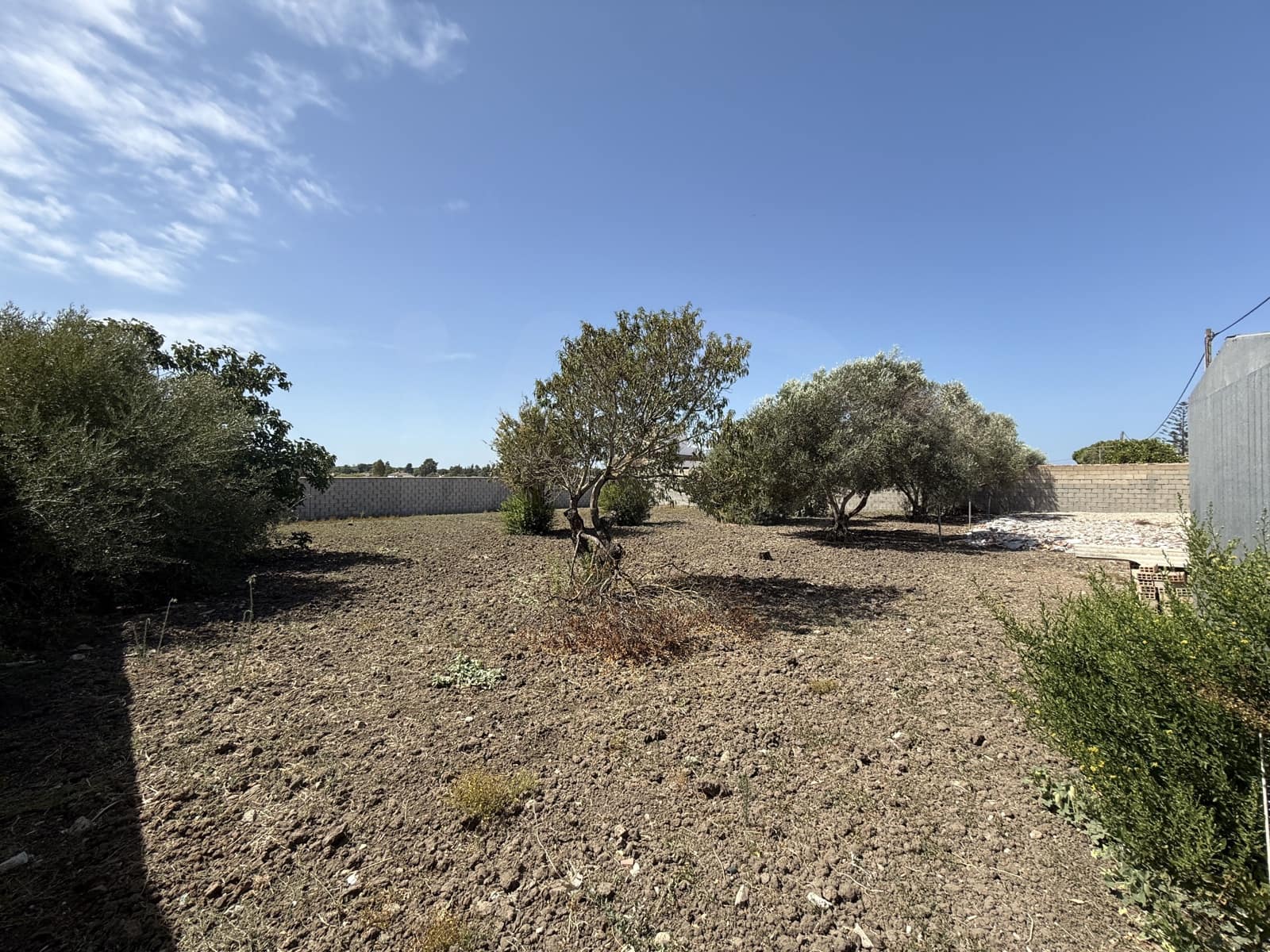 Rakentamaton maa myytävänä paikassa Chiclana de la Frontera - 85 000 € (Ref: 10049833)