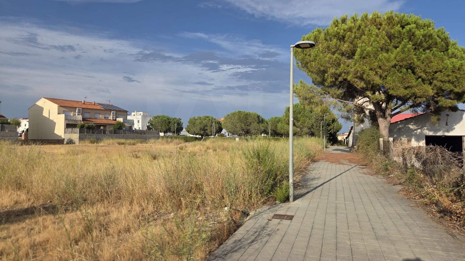 Building Plot for sale in Llorenc del Penedes - € 78,000 (Ref: 10049919)