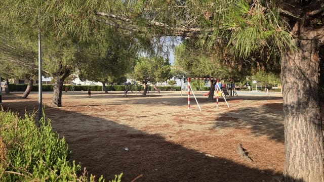 Bauplatz zu verkaufen in Llorenç del Penedès - 39.000 € (Ref: 10049926)