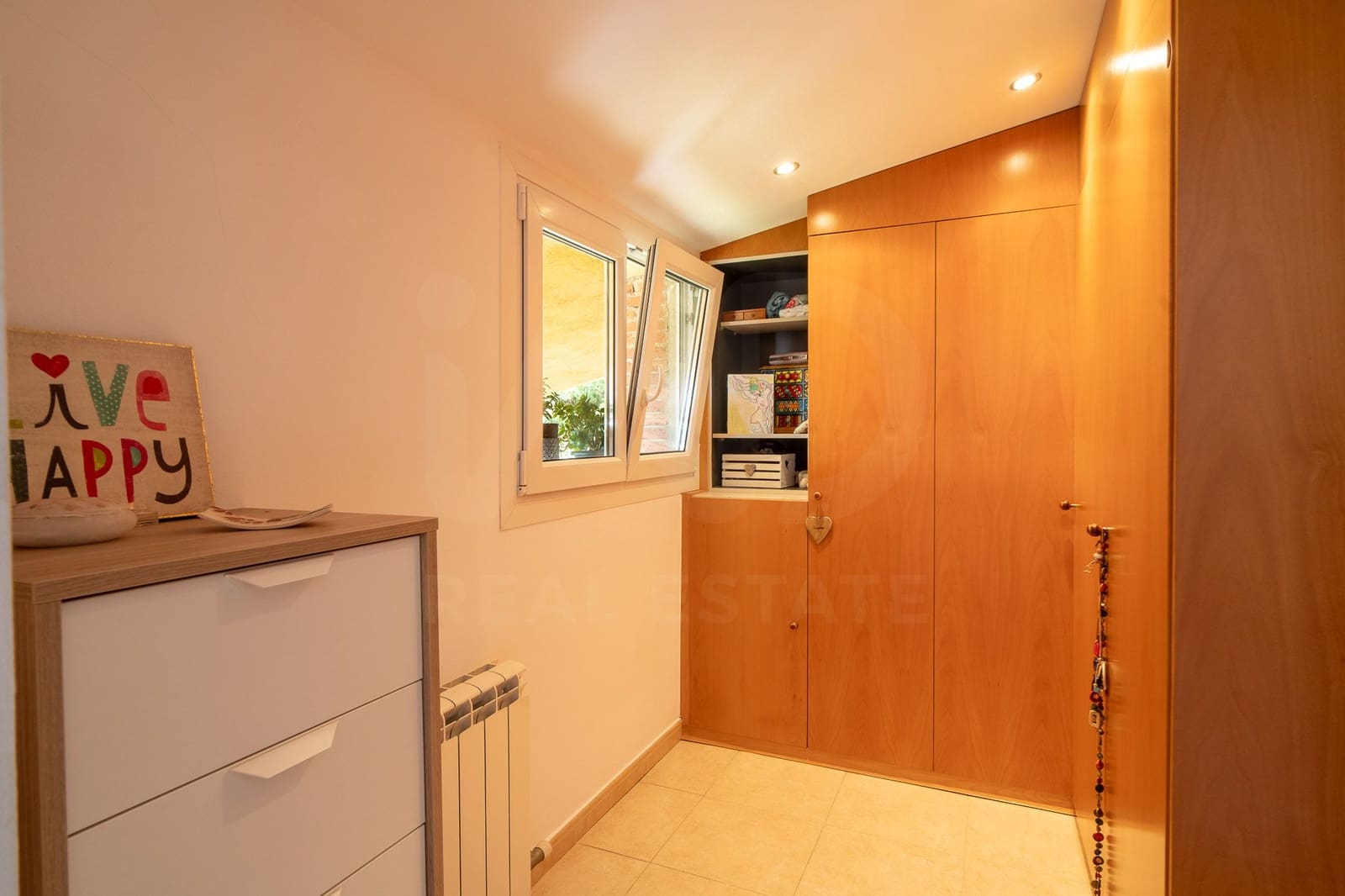 7 bedroom Townhouse for sale in Sant Vicenc de Montalt with garage - € 890,000 (Ref: 10050522)