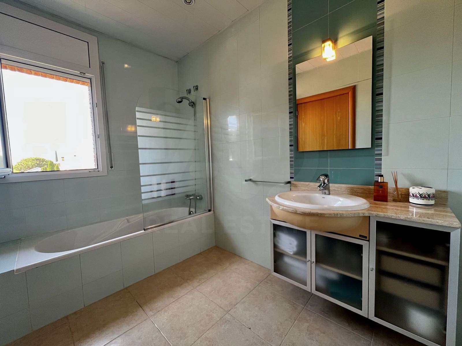 7 bedroom Townhouse for sale in Sant Vicenc de Montalt with garage - € 890,000 (Ref: 10050522)