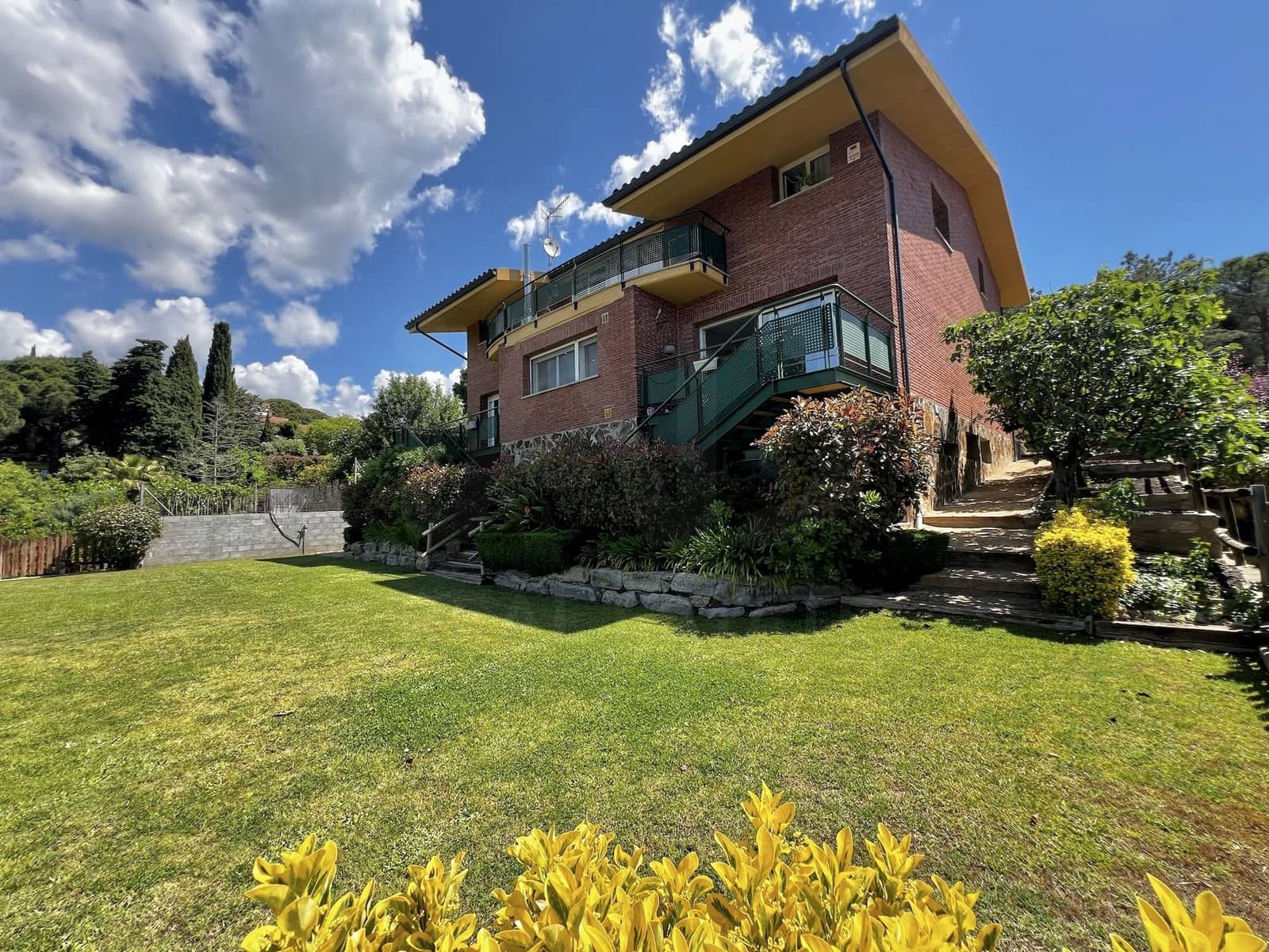 7 bedroom Townhouse for sale in Sant Vicenc de Montalt with garage - € 890,000 (Ref: 10050522)