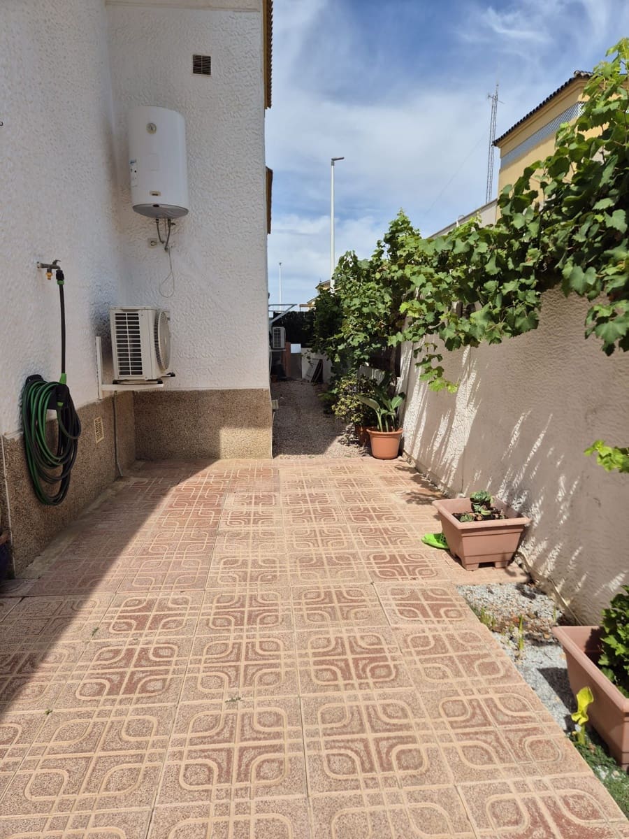 3 bedroom Apartment for rent in Santa Pola with pool garage - € 800 (Ref: 10050531)