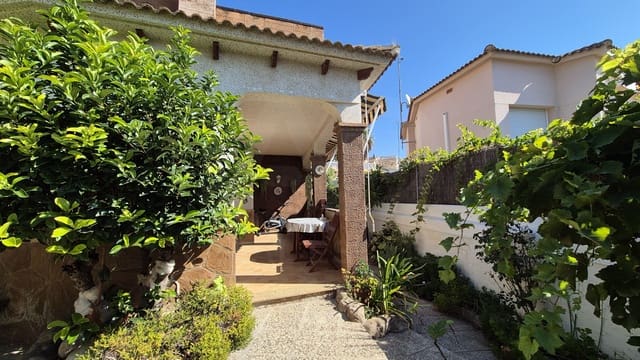 5 sovrum Villa till salu i Calafell med garage - 324 500 € (Ref: 10051856)