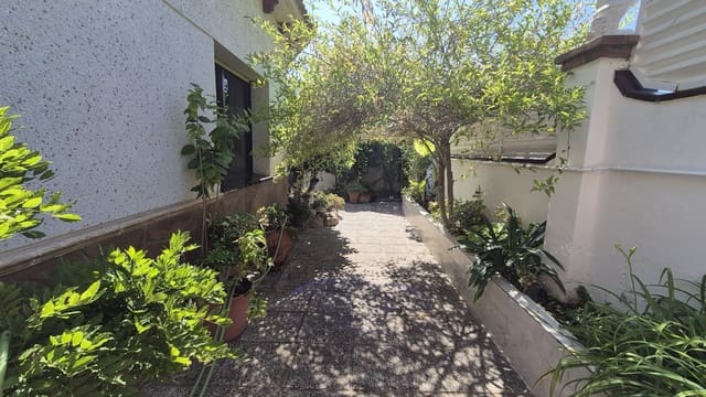 5 sovrum Villa till salu i Calafell med garage - 324 500 € (Ref: 10051856)