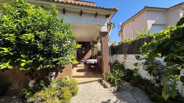 5 sovrum Villa till salu i Calafell med garage - 324 500 € (Ref: 10051856)