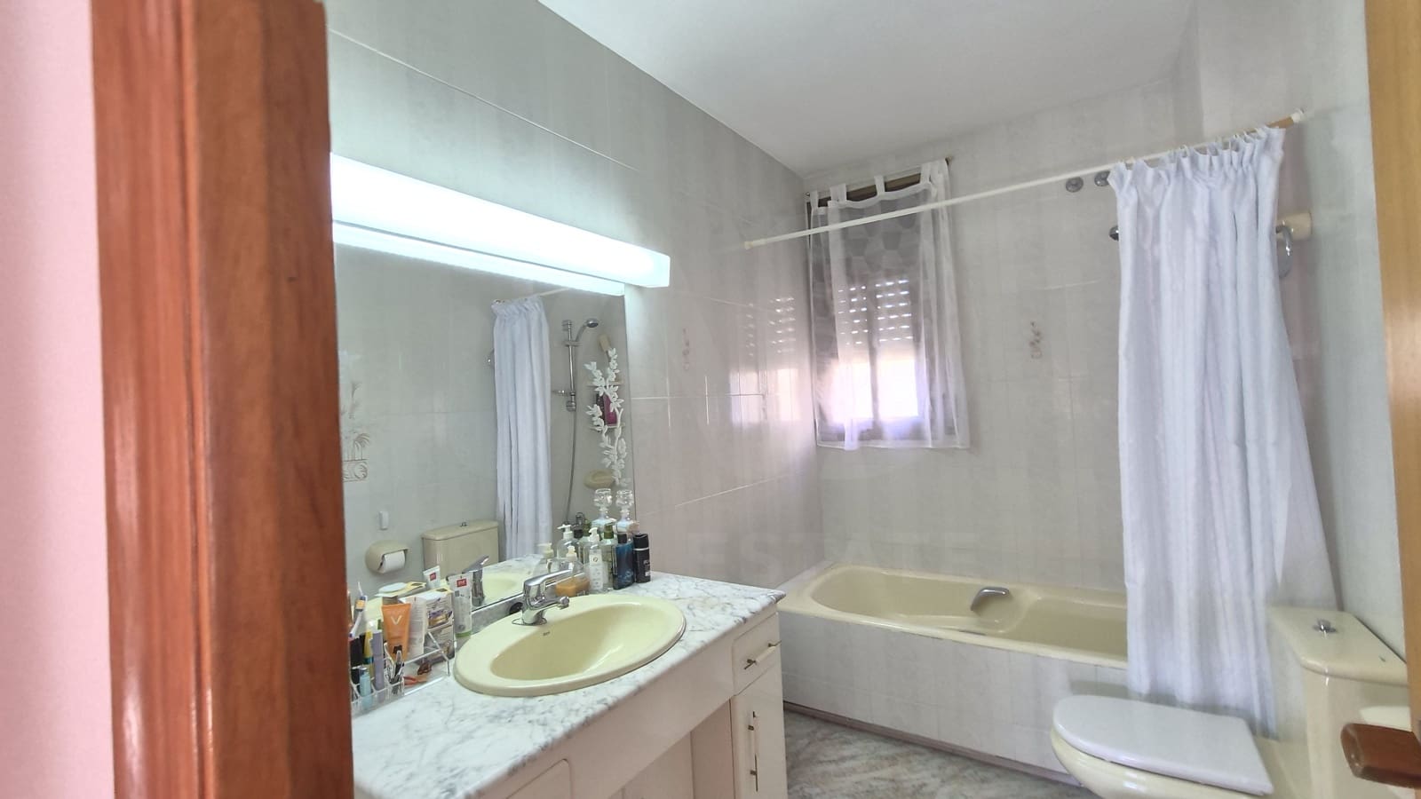 5 bedroom Villa for sale in Calafell with garage - € 324,500 (Ref: 10051856)