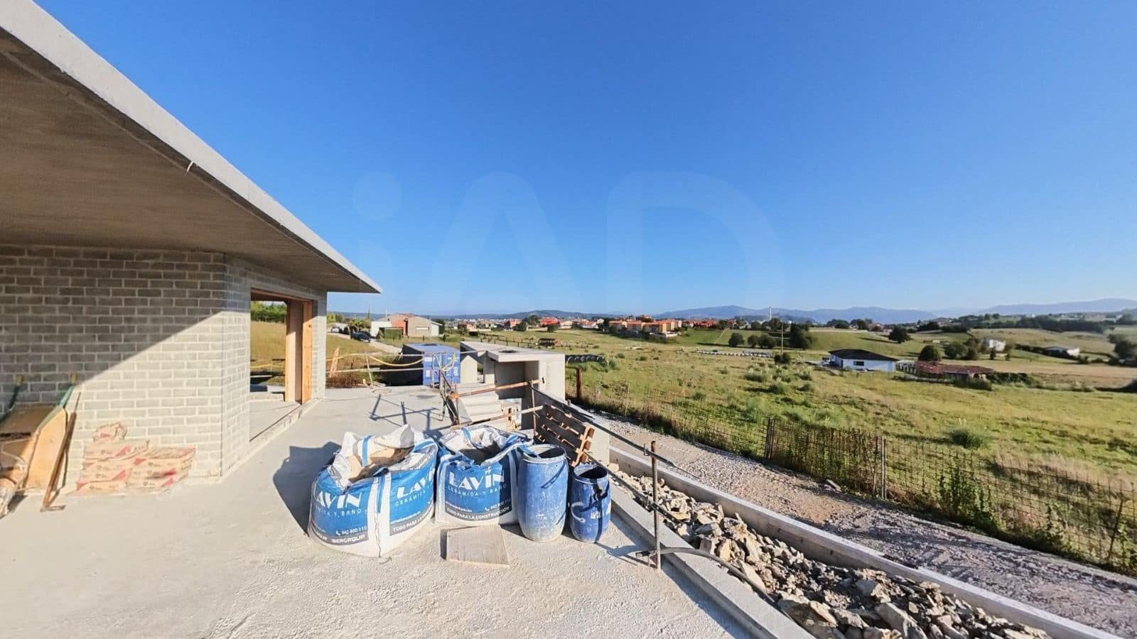 3 sypialnia Willa na sprzedaż w Santa Maria de Cayon z basenem garażem - 975 000 € (Ref: 10052086)