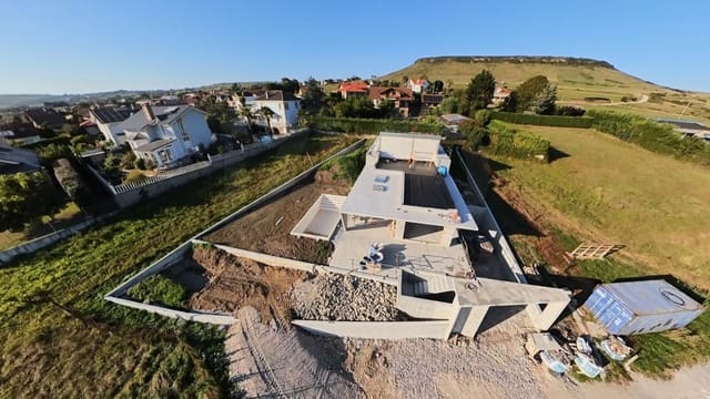 3 soverom Villa til salgs i Santa María de Cayón med svømmebasseng garasje - € 975 000 (Ref: 10052086)