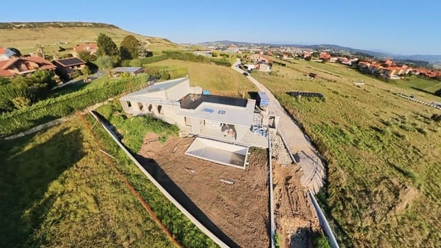 3 soverom Villa til salgs i Santa María de Cayón med svømmebasseng garasje - € 975 000 (Ref: 10052086)