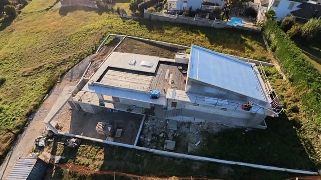 3 soverom Villa til salgs i Santa María de Cayón med svømmebasseng garasje - € 975 000 (Ref: 10052086)