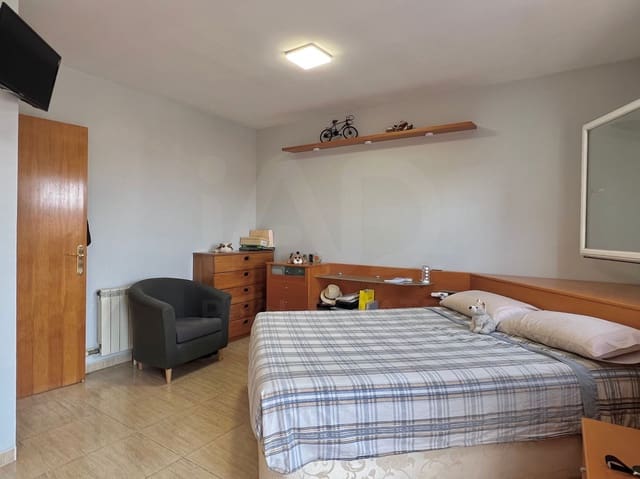 3 soveværelse Lejlighed til salg i Terrassa - € 265.000 (Ref: 10052091)