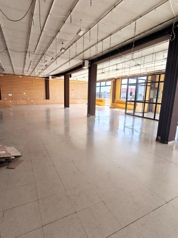 Local Comercial en San Andrés del Rabanedo en venta - 365.000 € (Ref: 10052093)