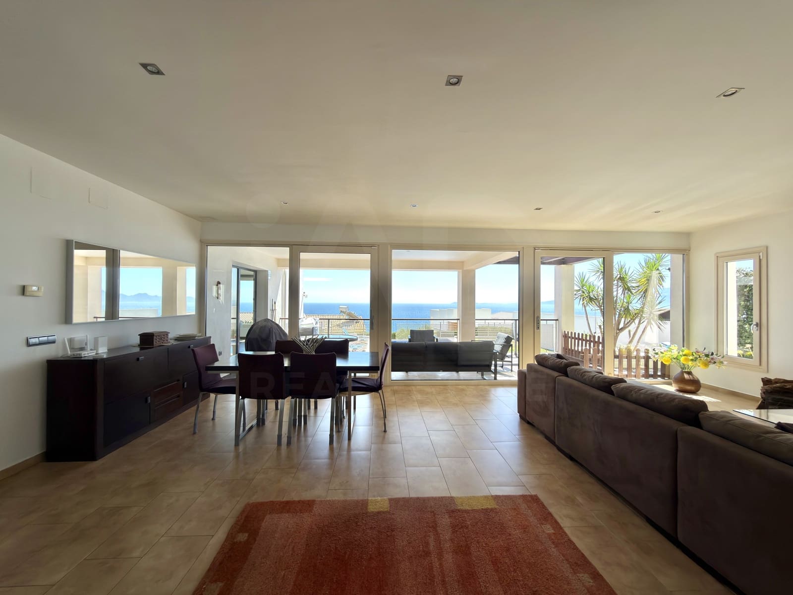 4 soveværelse Villa til salg i Algeciras med swimmingpool garage - € 950.000 (Ref: 10052121)