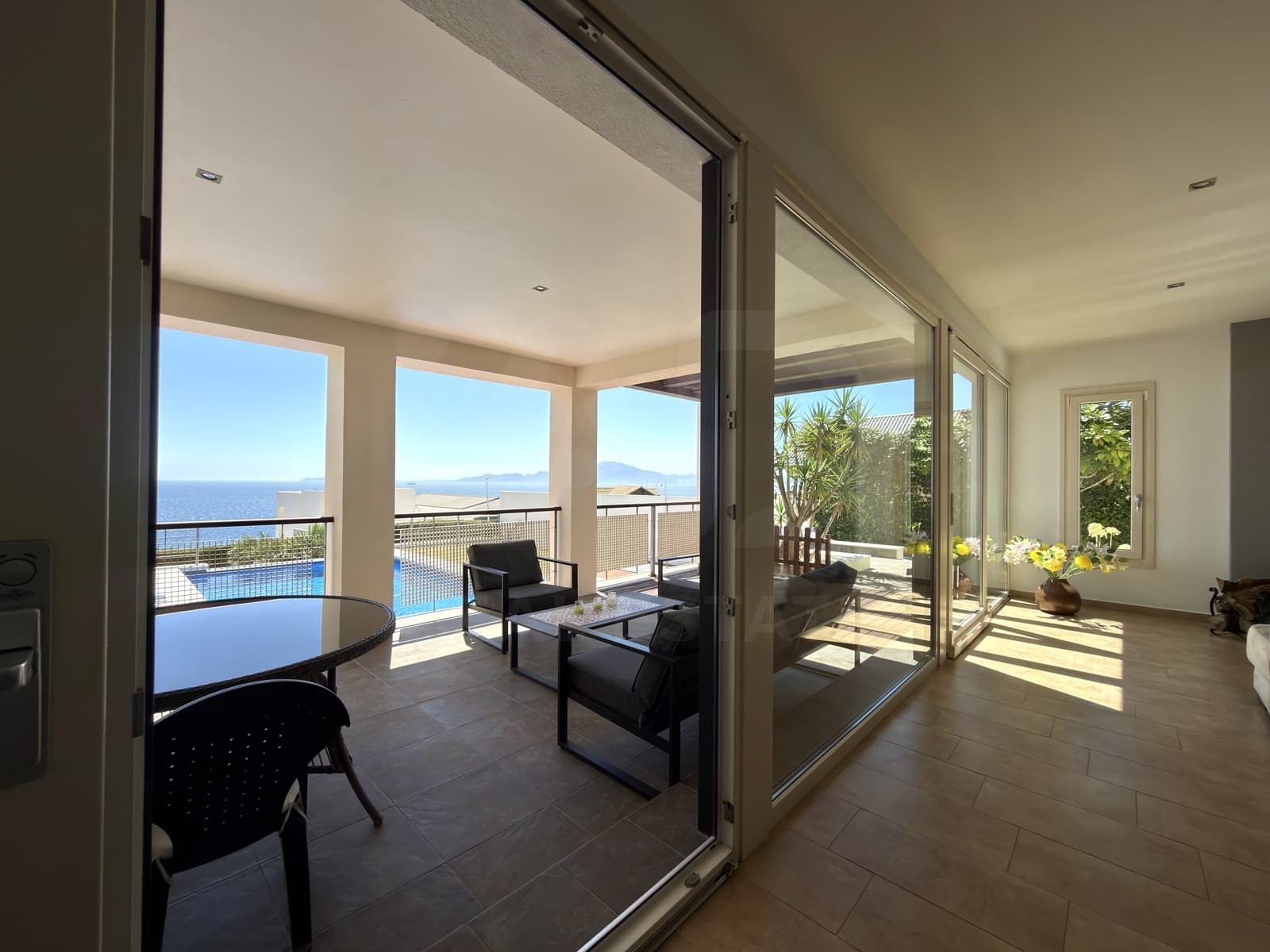 4 soveværelse Villa til salg i Algeciras med swimmingpool garage - € 950.000 (Ref: 10052121)