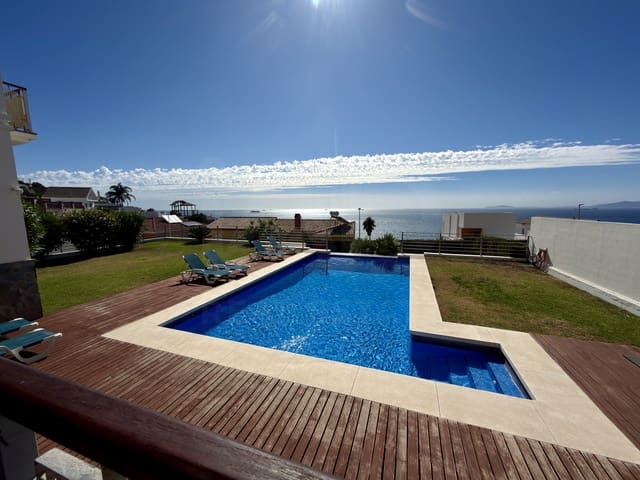 4 soveværelse Villa til salg i Algeciras med swimmingpool garage - € 950.000 (Ref: 10052121)