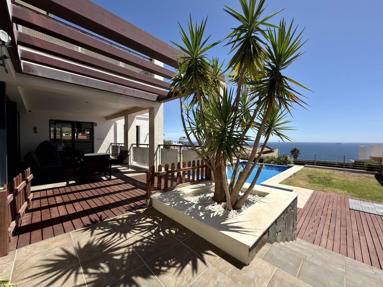 4 soveværelse Villa til salg i Algeciras med swimmingpool garage - € 950.000 (Ref: 10052121)