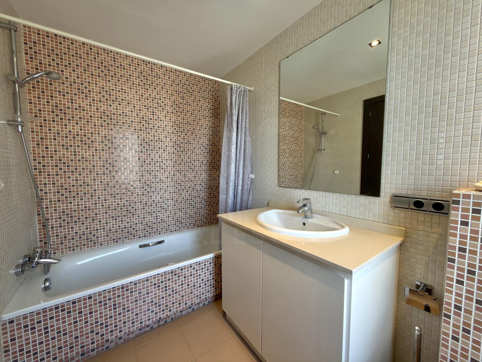 4 soveværelse Villa til salg i Algeciras med swimmingpool garage - € 950.000 (Ref: 10052121)