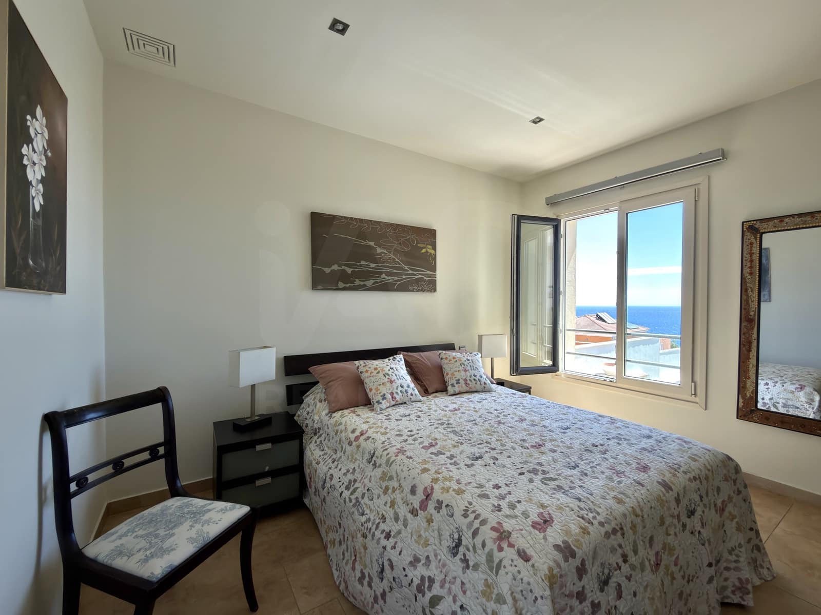 4 soveværelse Villa til salg i Algeciras med swimmingpool garage - € 950.000 (Ref: 10052121)