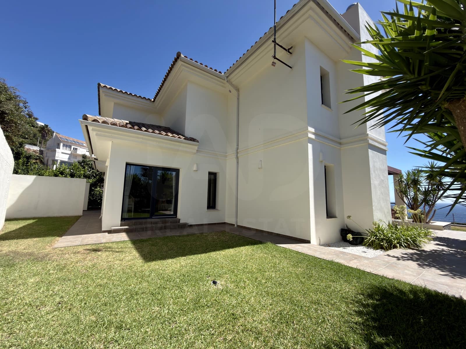 4 soveværelse Villa til salg i Algeciras med swimmingpool garage - € 950.000 (Ref: 10052121)