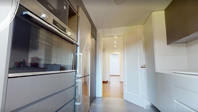 Apartamento de 5 habitaciones en Aravaca, Madrid ciudad en venta - 995.000 € (Ref: 10054548)