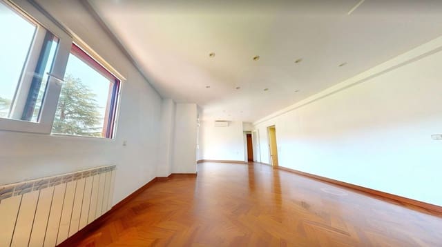 Apartamento de 5 habitaciones en Aravaca, Madrid ciudad en venta - 995.000 € (Ref: 10054548)